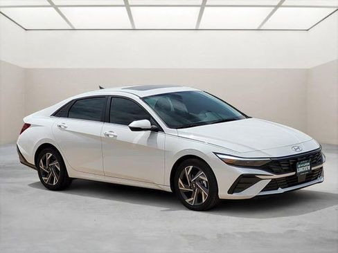 New 2026 Hyundai Elantra Limited FWD image 1