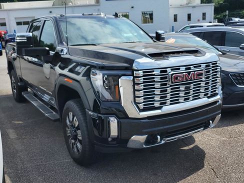 Used 2025 GMC Sierra 2500 Denali w/ Denali Reserve Package AWD/4WD image 2