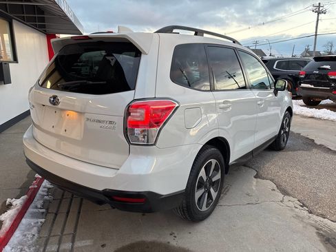 Used 2017 Subaru Forester 2.5i Premium image 4