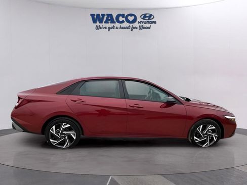 Used 2025 Hyundai Elantra Sport image 17