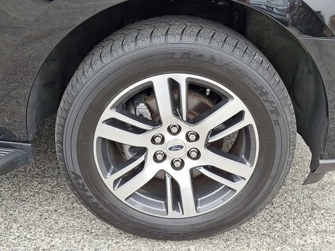 Certified 2024 Ford Expedition Limited image 11