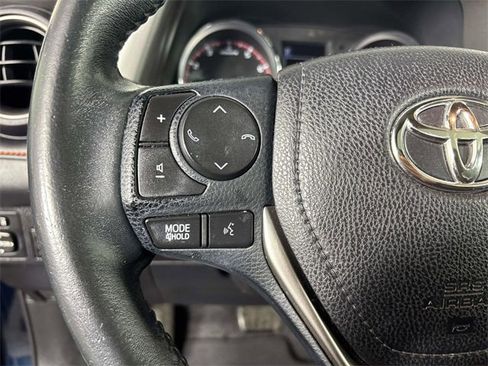Used 2017 Toyota RAV4 SE image 19