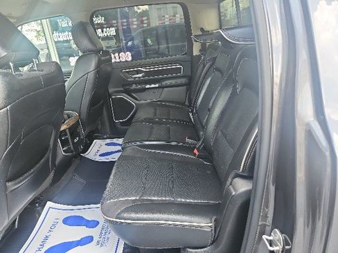 Used 2019 RAM 1500 Laramie AWD/4WD image 8