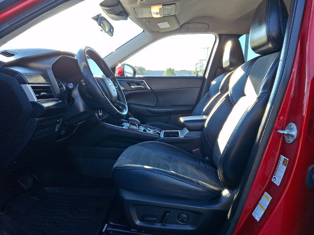 Used 2023 Mitsubishi Outlander SE AWD/4WD image 15