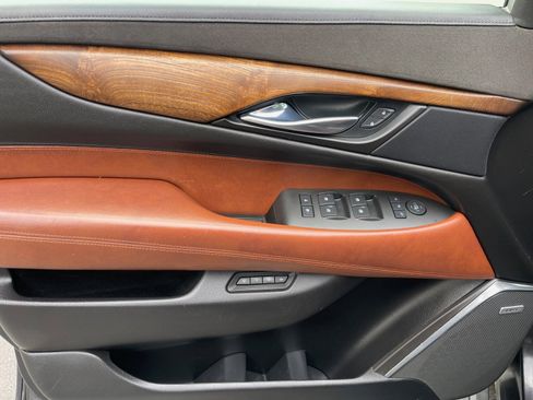 Used 2015 Cadillac Escalade ESV Premium image 15