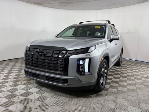 Used 2024 Hyundai Palisade Limited FWD image 7