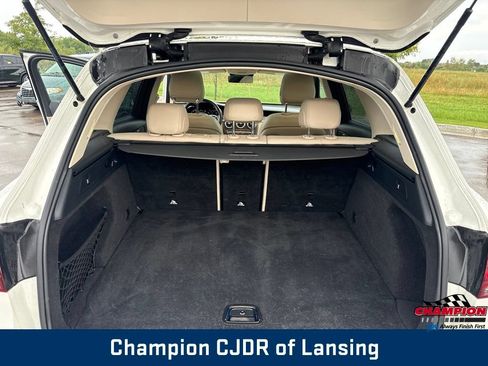 Used 2022 Mercedes-Benz GLC 300 4MATIC image 16