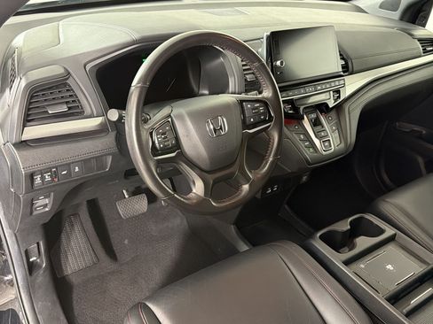 Used 2025 Honda Odyssey Sport-L image 4