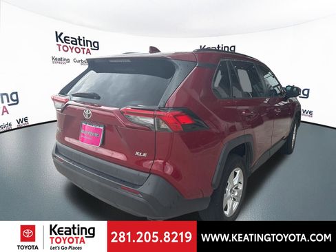 Used 2021 Toyota RAV4 XLE w/ Convenience Package image 7