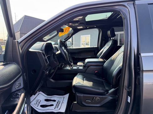 Used 2019 Ford Expedition Limited w/ Equipment Group 302A AWD/4WD image 12