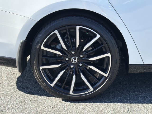 Used 2023 Honda Accord Touring image 19