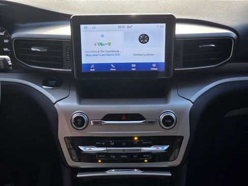 Used 2023 Ford Explorer XLT w/ Equipment Group 202A image 17