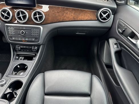 Used 2017 Mercedes-Benz GLA 250 image 28