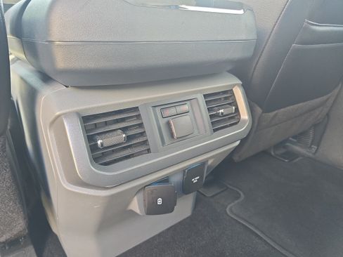 Used 2022 Ford F150 Lariat w/ Equipment Group 502A High AWD/4WD image 22