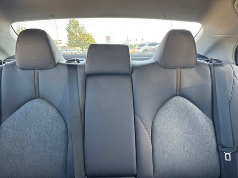 Used 2019 Toyota Camry LE FWD image 17