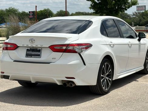 Certified 2018 Toyota Camry SE FWD image 6