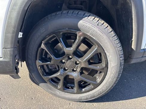 Used 2023 Jeep Compass Latitude AWD/4WD image 31