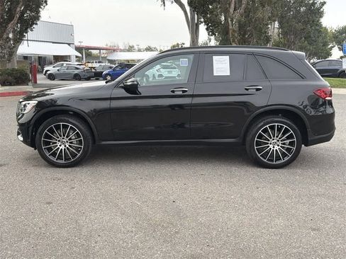Used 2022 Mercedes-Benz GLC 300 4MATIC image 3