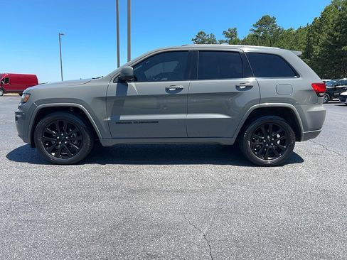 Used 2019 Jeep Grand Cherokee Altitude RWD image 8