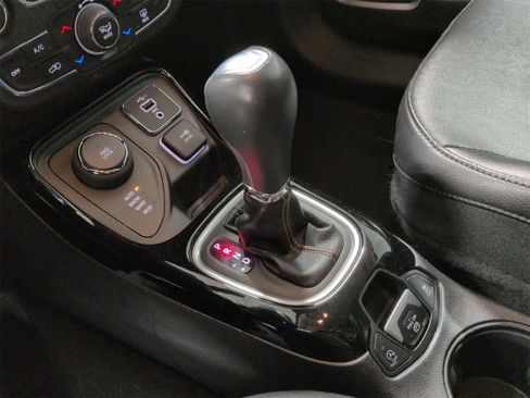 Certified 2021 Jeep Compass Limited image 31