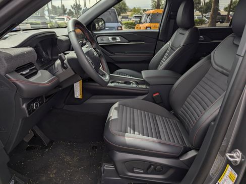 New 2026 Ford Explorer ST-Line w/ ST-Line Street Pack image 9