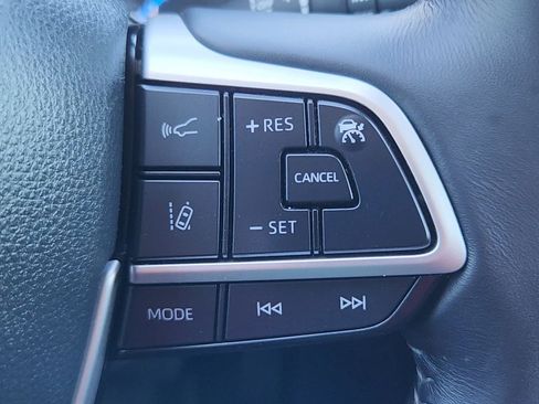 Used 2024 Toyota Highlander XLE image 13