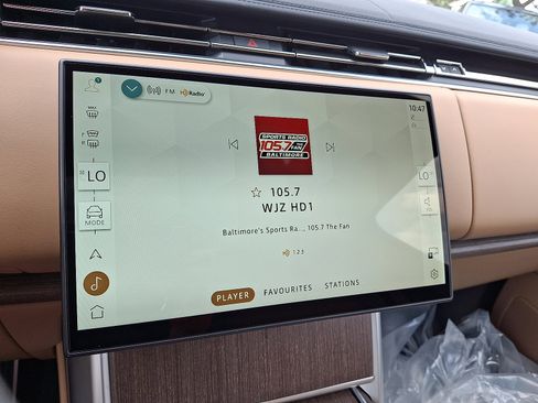 New 2025 Land Rover Range Rover SE image 8