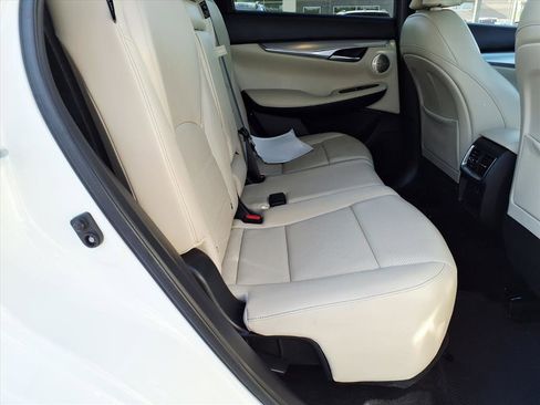 Used 2022 INFINITI QX50 Essential image 14