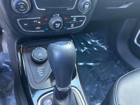 Certified 2020 Jeep Compass Latitude image 13