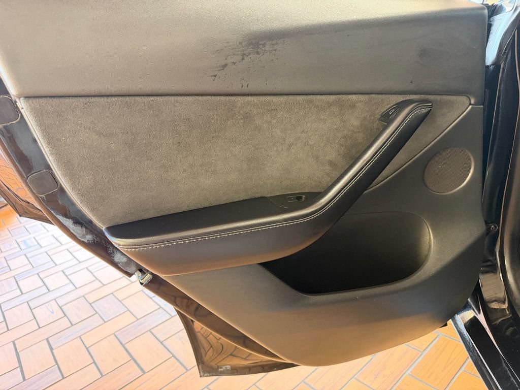 Used 2022 Tesla Model Y Long Range AWD/4WD image 21