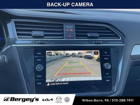 Certified 2023 Volkswagen Tiguan SE w/ Panoramic Sunroof Package AWD/4WD image 11