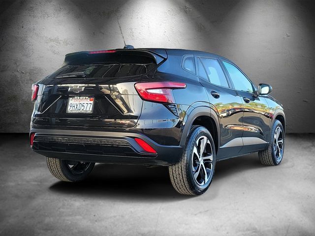 Used 2024 Chevrolet Trax RS FWD image 3