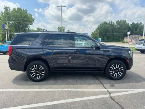 Used 2023 GMC Yukon AT4 w/ Technology Package AWD/4WD image 6