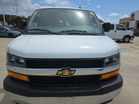 Used 2025 Chevrolet Express 2500 w/ Driver Convenience Package RWD image 10