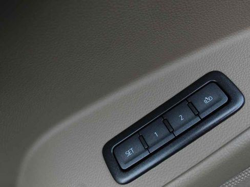 Used 2019 GMC Yukon SLT RWD image 12