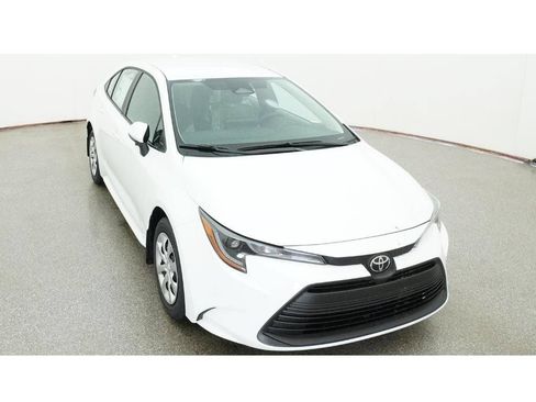 New 2026 Toyota Corolla LE FWD image 18