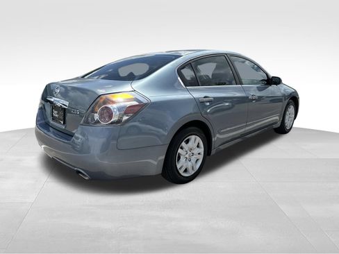 Used 2010 Nissan Altima 2.5 S FWD image 5