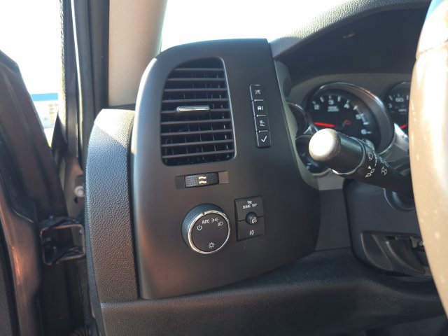 Used 2011 GMC Sierra 1500 SLE w/ SLE Preferred Package AWD/4WD image 14