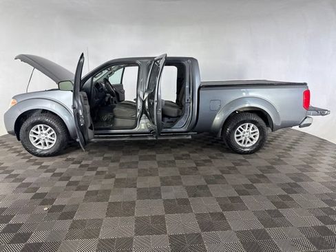 Used 2016 Nissan Frontier SV w/ SV Value Truck Package RWD image 9
