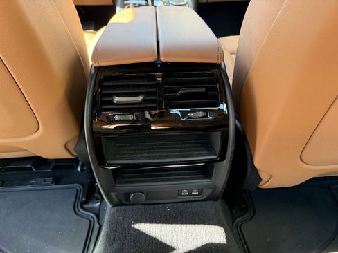 Used 2023 BMW 530e w/ Convenience Package image 16