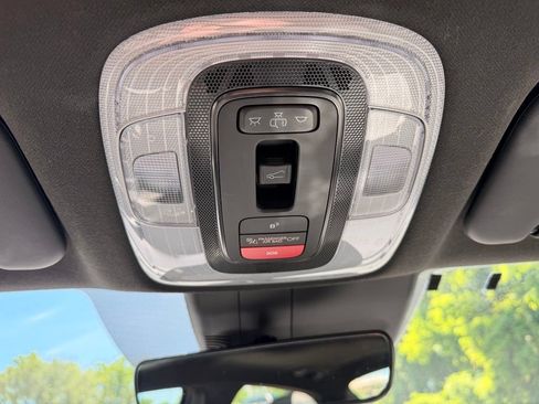Certified 2025 Hyundai Elantra Limited FWD image 37