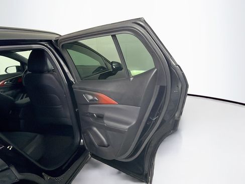 Used 2024 Chevrolet Equinox EV RS FWD image 30