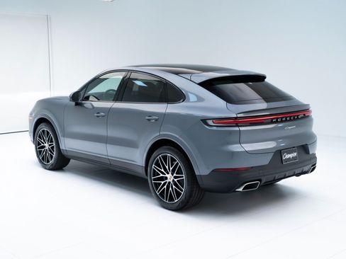 Certified 2026 Porsche Cayenne GTS AWD/4WD image 3