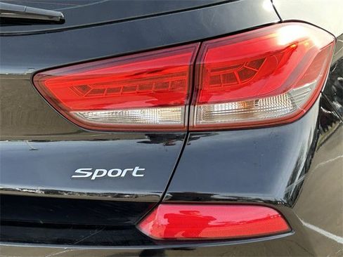 Used 2018 Hyundai Elantra GT Sport w/ Sport Tech Package 04 image 9