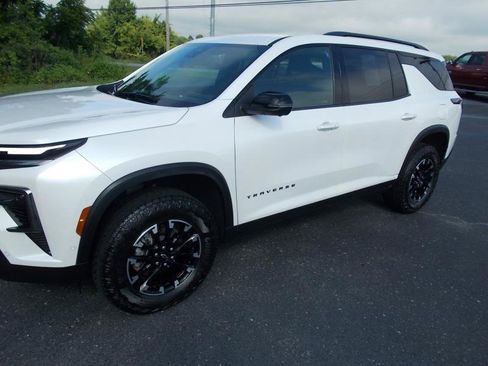 Used 2024 Chevrolet Traverse Z71 w/ Enhanced Driving Package AWD/4WD image 7