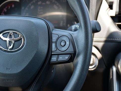 Used 2025 Toyota RAV4 XLE FWD image 23