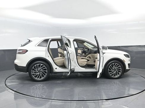 Used 2020 Lincoln Nautilus Reserve AWD/4WD image 28