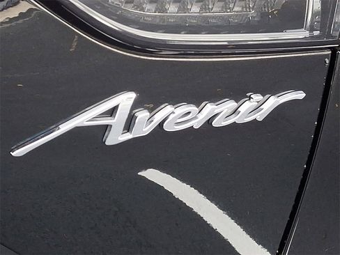 Used 2024 Buick Envision Avenir image 36