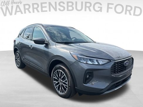 New 2025 Ford Escape SE image 1