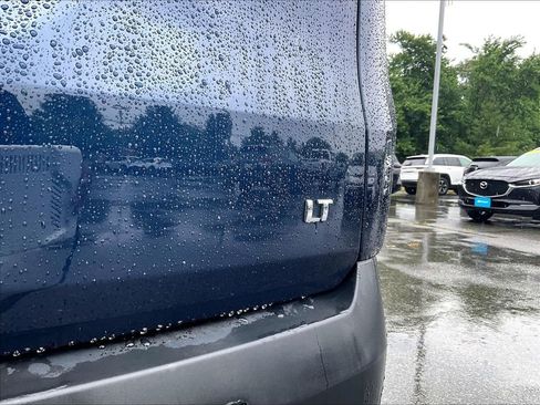 Used 2023 Chevrolet Traverse LT w/ Rear Camera Mirror Package AWD/4WD image 30